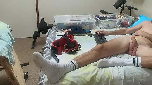 midnight0069 online show from 10/25/25, 01:40