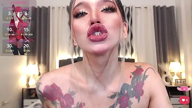 Evalyn Shemale online show from 03/11/26, 01:33