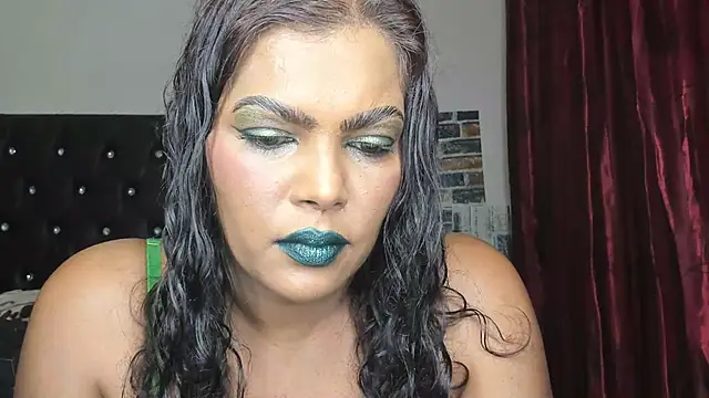 Snapshot of MySweetBitch143 chatting on 02/12/25, 10:14 MySweetBitch143 online show from 02/12/25, 10:14