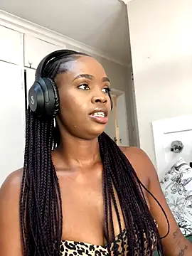 LuciousLips96 online show from 09/22/25, 09:33