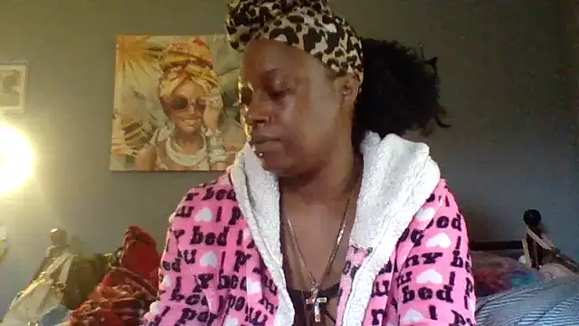 Snapshot of msdeedee chatting on 04/26/26, 12:58 msdeedee online show from 04/26/26, 12:58