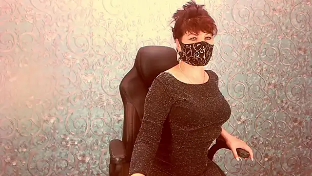 Snapshot of Infinitely chatting on 03/15/25, 09:05 Infinitely online show from 03/15/25, 09:05