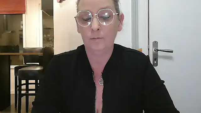 lilie69 online show from 11/26/25, 05:58
