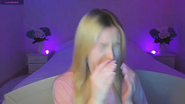 AnnaCarrera online show from 09/17/25, 06:20