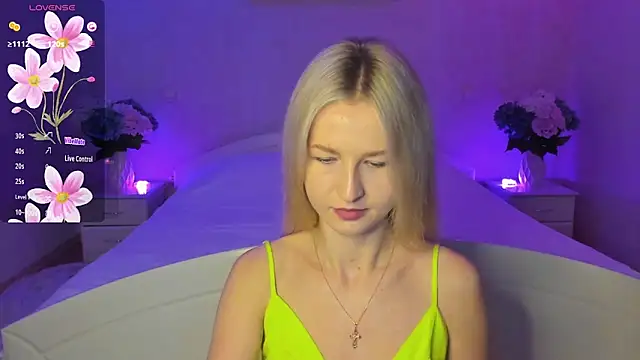 AnnaCarrera online show from 11/04/25, 06:40