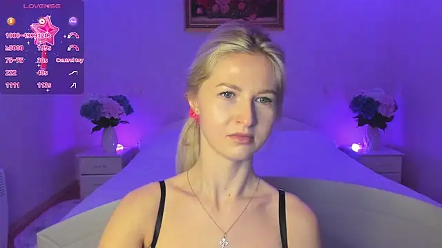 AnnaCarrera online show from 11/18/25, 08:35