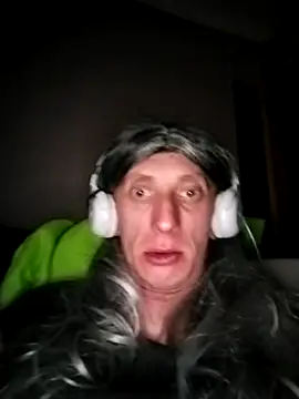 Snapshot of IfYouLike30 chatting on 12/03/25, 12:40 IfYouLike30 online show from 12/03/25, 12:40