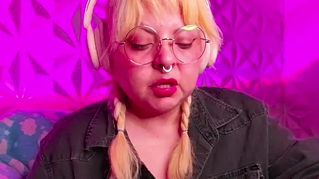 Satyn doll online show from 10/17/25, 12:14