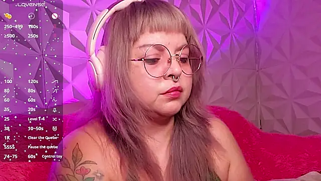 Satyn doll online show from 11/11/25, 12:10