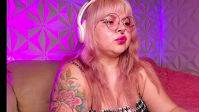 Satyn doll online show from 02/04/26, 11:09