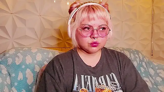 Snapshot of Satyn_doll chatting on 06/07/26, 10:13 Satyn doll online show from 06/07/26, 10:13