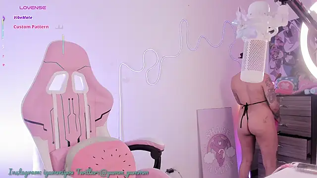 cute catlyn online show from 09/18/25, 01:35