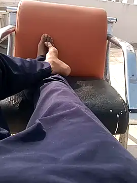 indianguy21 online show from 12/22/24, 05:32