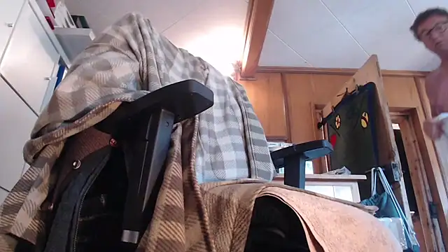 hausi07 online show from 04/20/26, 06:16