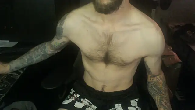 Snapshot of SexxxyLouis chatting on 05/19/26, 07:31 SexxxyLouis online show from 05/19/26, 07:31