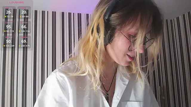  Hanna Moon  online show from 12/09/24, 10:43