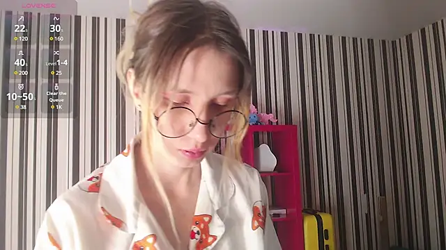  Hanna Moon  online show from 12/13/24, 09:02