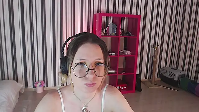  Hanna Moon  online show from 01/30/25, 07:39