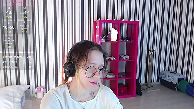  Hanna Moon  online show from 02/08/25, 10:18