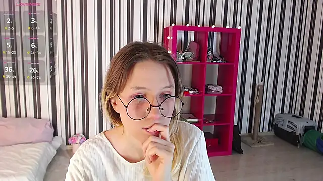  Hanna Moon  online show from 02/12/25, 08:06