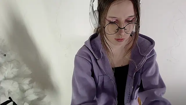  Hanna Moon  online show from 02/10/26, 09:46