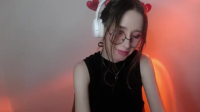  Hanna Moon  online show from 04/30/26, 10:43