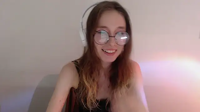  Hanna Moon  online show from 05/13/26, 11:18