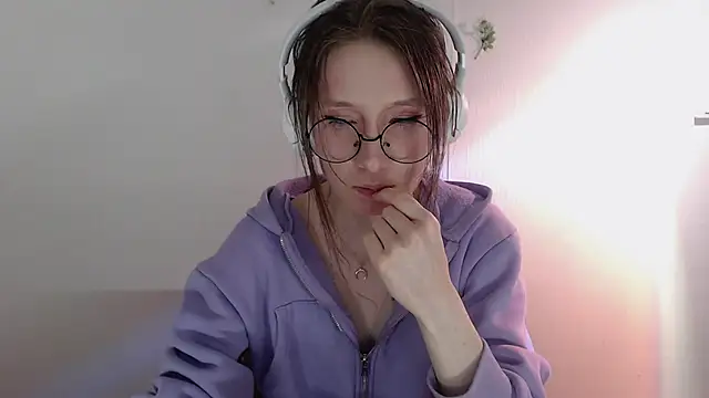  Hanna Moon  online show from 05/18/26, 01:17