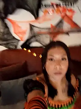 little susie online show from 10/31/25, 09:21