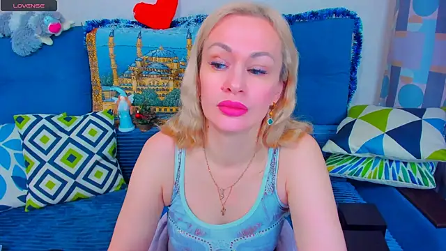 EllenMoore online show from 12/24/24, 05:49