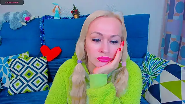 EllenMoore online show from 01/05/25, 02:38