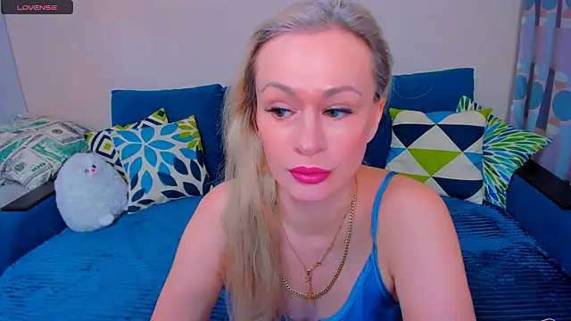 EllenMoore online show from 11/11/25, 03:06