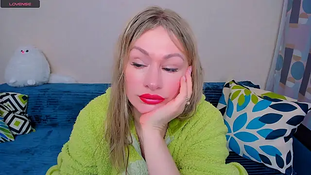 EllenMoore online show from 03/11/26, 03:01