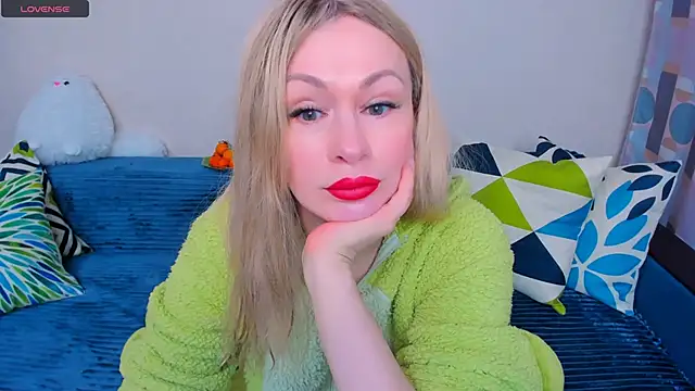 EllenMoore online show from 03/19/26, 03:10