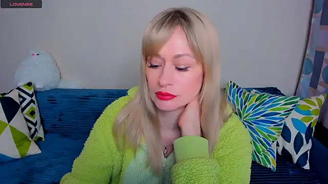 EllenMoore online show from 04/13/26, 03:12