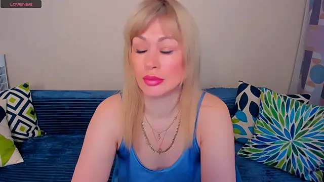 EllenMoore online show from 05/09/26, 03:12