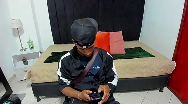 anhtony wayans online show from 12/02/24, 07:49