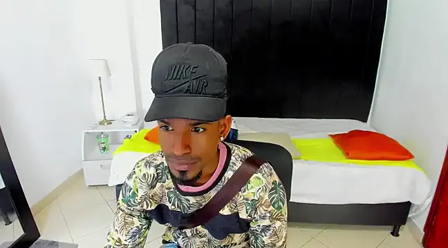 anhtony wayans online show from 02/03/25, 11:36