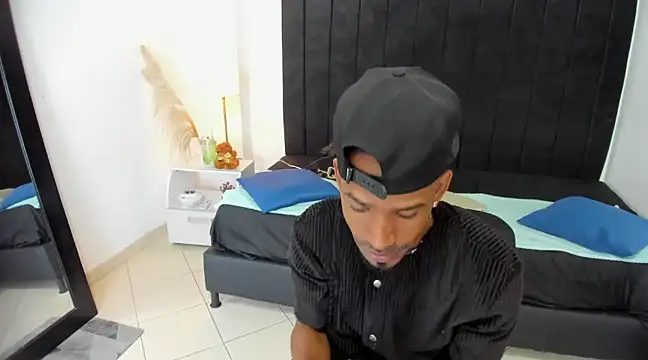 anhtony wayans online show from 02/18/25, 12:15