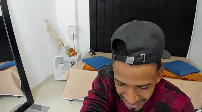 anhtony wayans online show from 02/19/25, 11:46