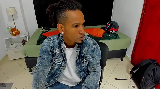 anhtony wayans online show from 03/06/25, 11:42