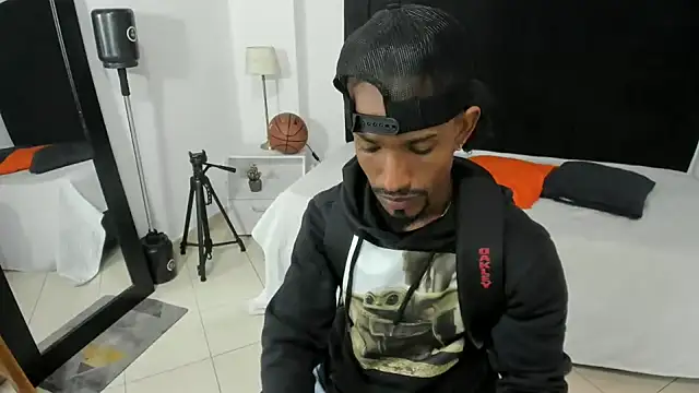 anhtony wayans online show from 10/05/25, 11:57