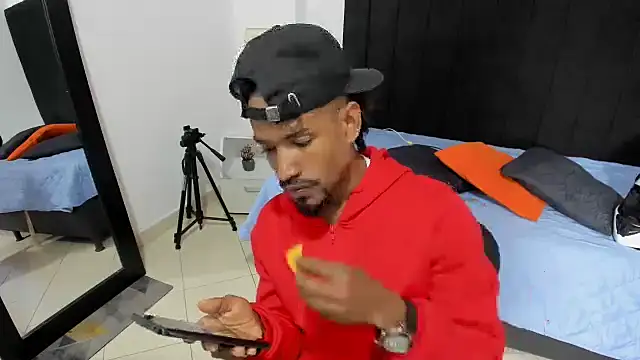 anhtony wayans online show from 10/07/25, 12:41