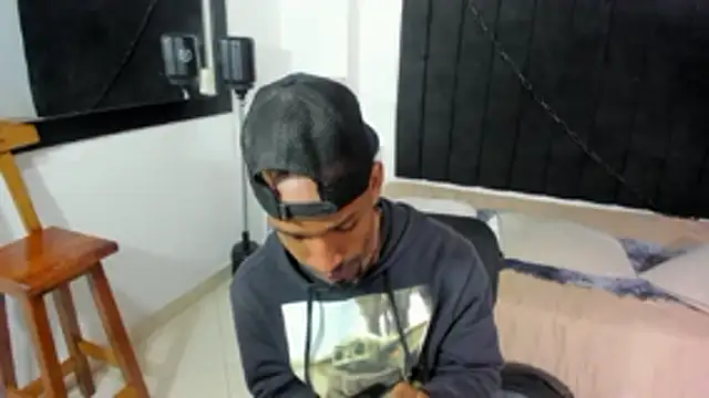 anhtony wayans online show from 10/24/25, 12:19