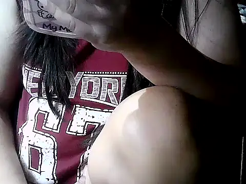 Snapshot of XbighotbootyX chatting on 11/03/25, 11:04 XbighotbootyX online show from 11/03/25, 11:04