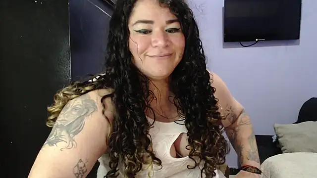 ANGELIQUE KLANE online show from 02/15/25, 06:12