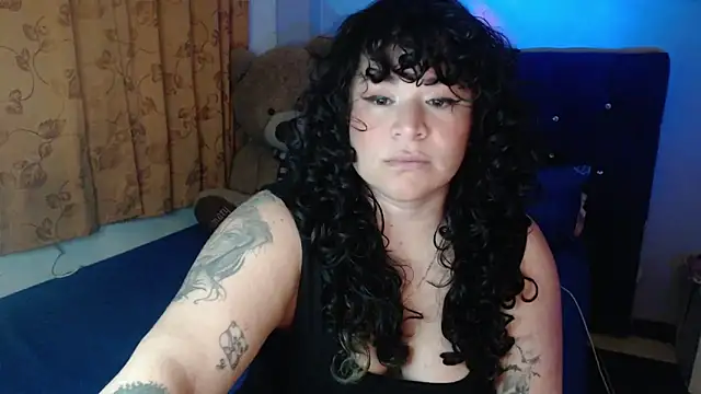 ANGELIQUE KLANE online show from 12/16/25, 03:44