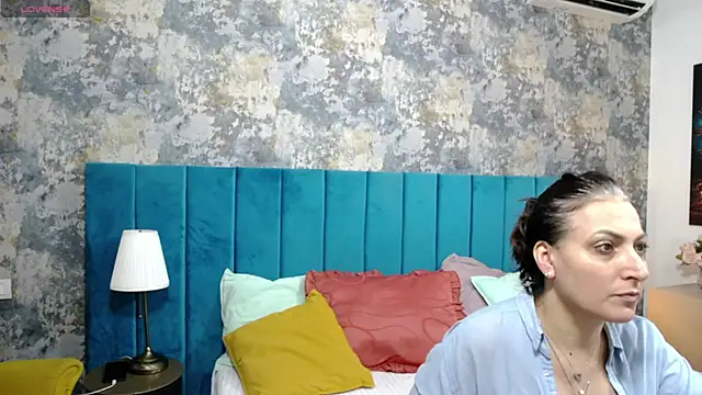 LisaCroft online show from 11/26/25, 07:53