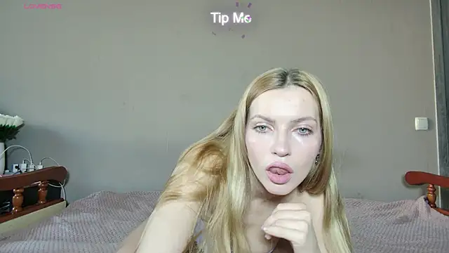 JuiliOnesunray online show from 01/12/26, 06:51