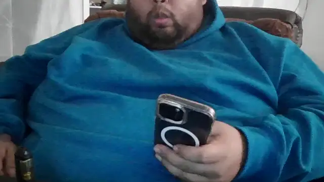 Snapshot of Pantychubs69 chatting on 10/15/25, 06:41 Pantychubs69 online show from 10/15/25, 06:41